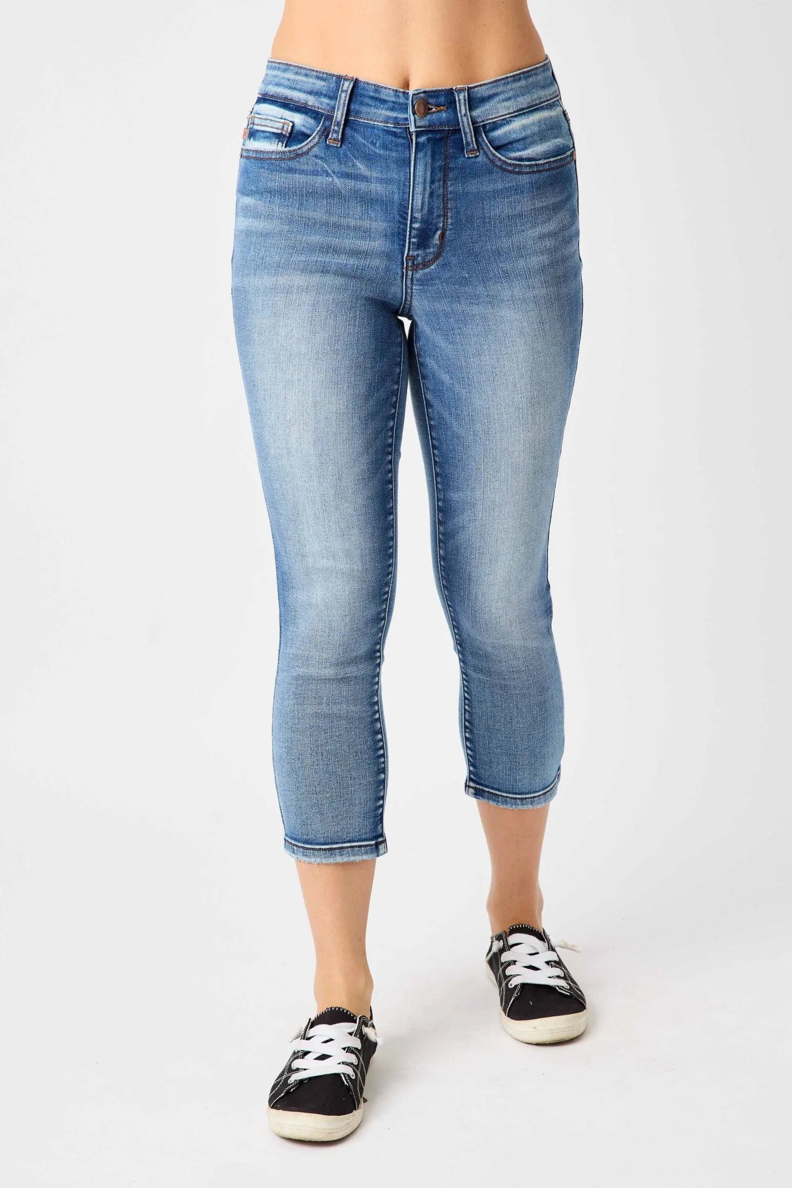 Judy Blue Mid-Rise Contrast Wash Capri