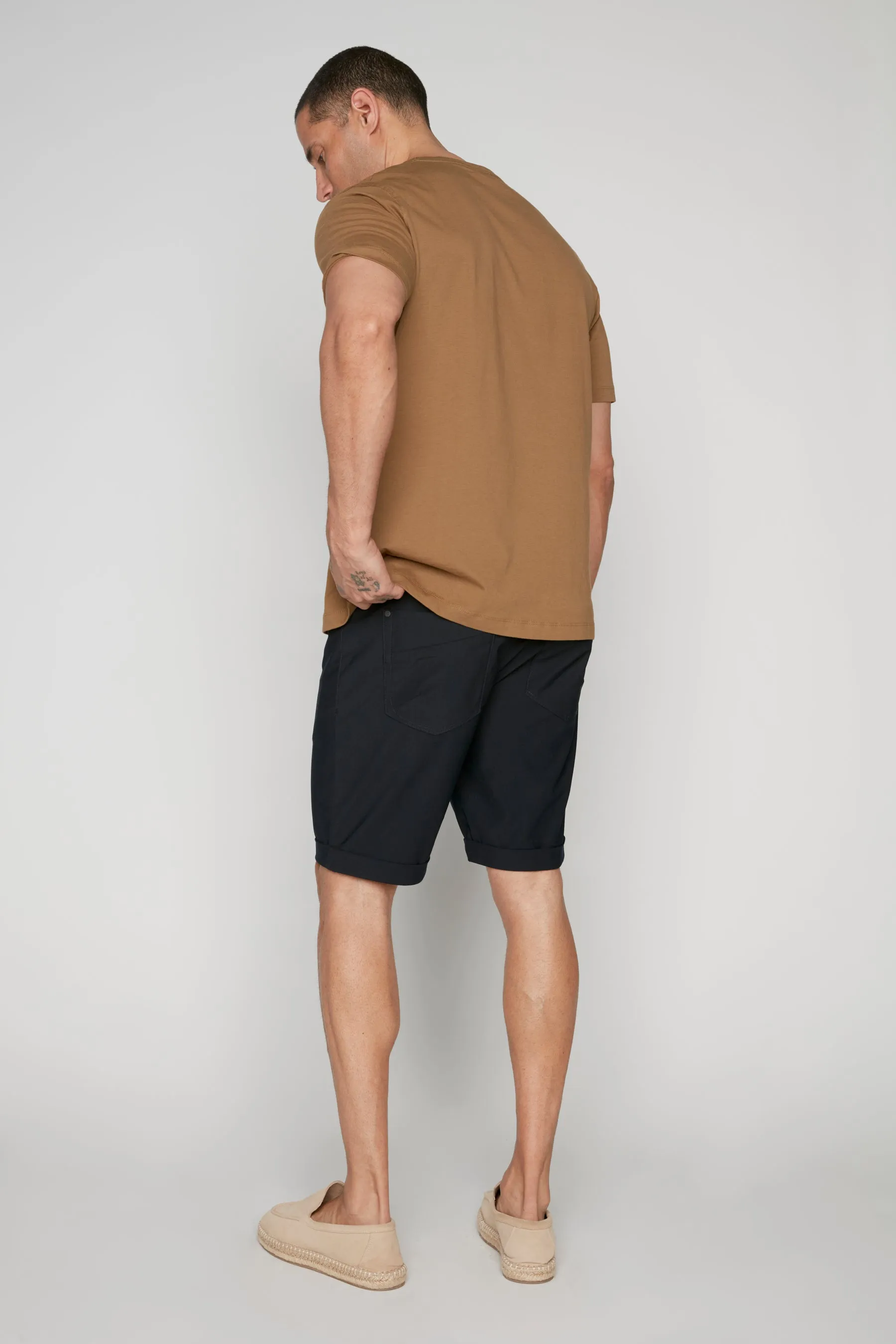 LENNON - Mens Rolled Up Shorts with Cool Stretch - Dark Navy