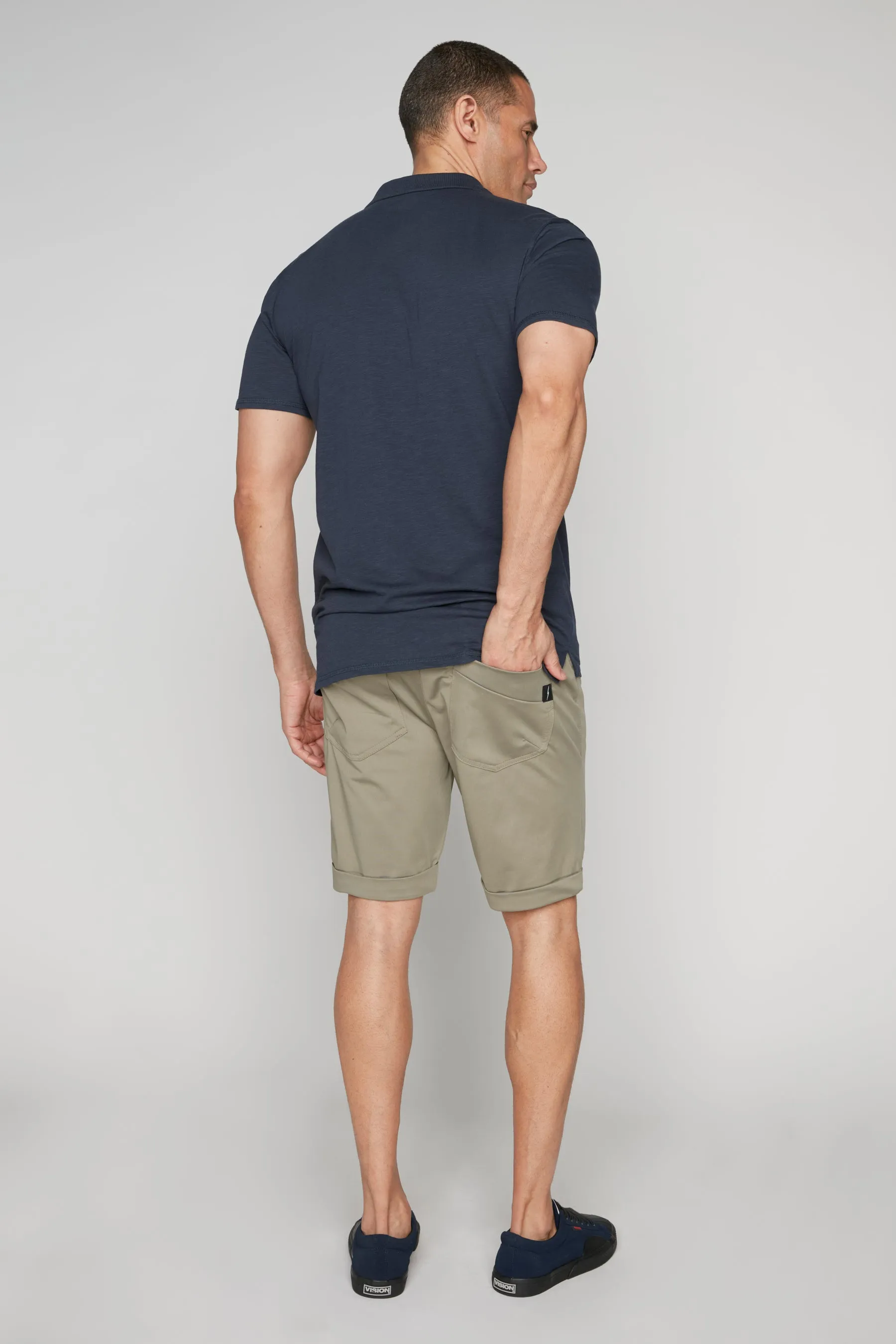 LENNON - Mens Rolled Up Shorts with Cool Stretch - Light Olive